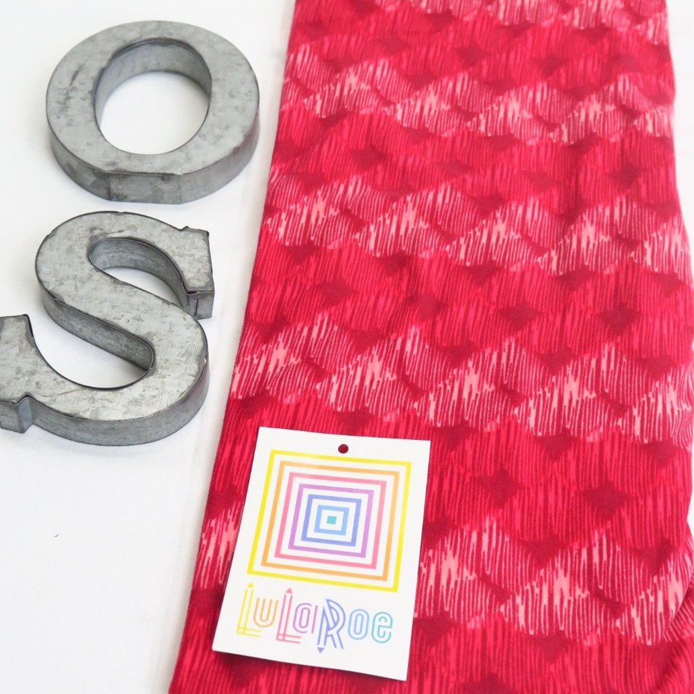 NWT LuLaRoe Leggings One Size / OS Hearts
